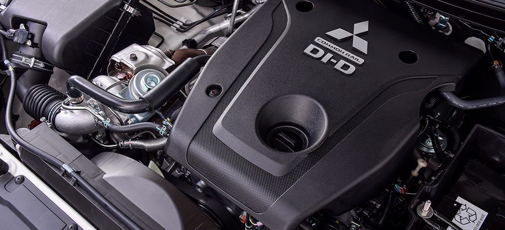 pajero_sport_2017_engine