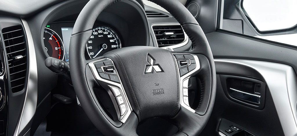 pajero_sport_2017_interior1